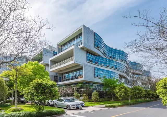仙知機器人與上海交通大學(xué)攜手成立聯(lián)合實驗室，共拓智能制造新篇章